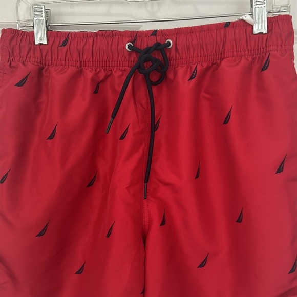 Nautica 8” quick dry sailboat print Swim Trunks shorts size medium maroon blue - Picture 3 of 7